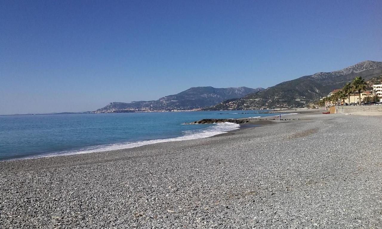 Appartamento Riviera Trilocale Wifi E Parcheggio Privato Ventimiglia Exterior foto